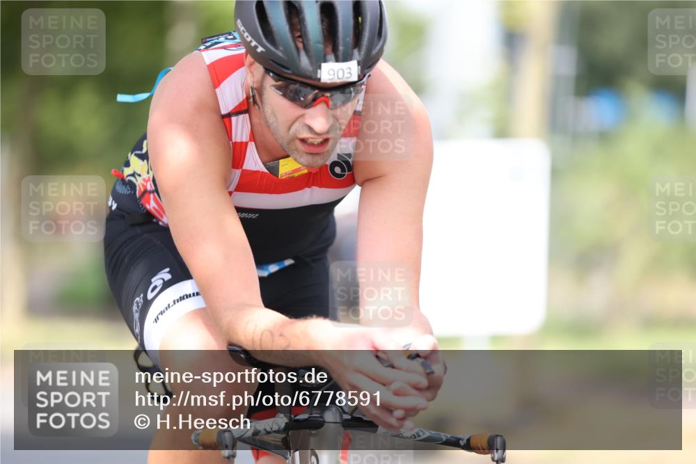11.08.2024 - GEWOBA Citytriathlon Bremen H.Heesch http://msf.ph/oto/6778591 11.08.2024 11:46:57 Radfahren 903 meine-sportfotos.de
