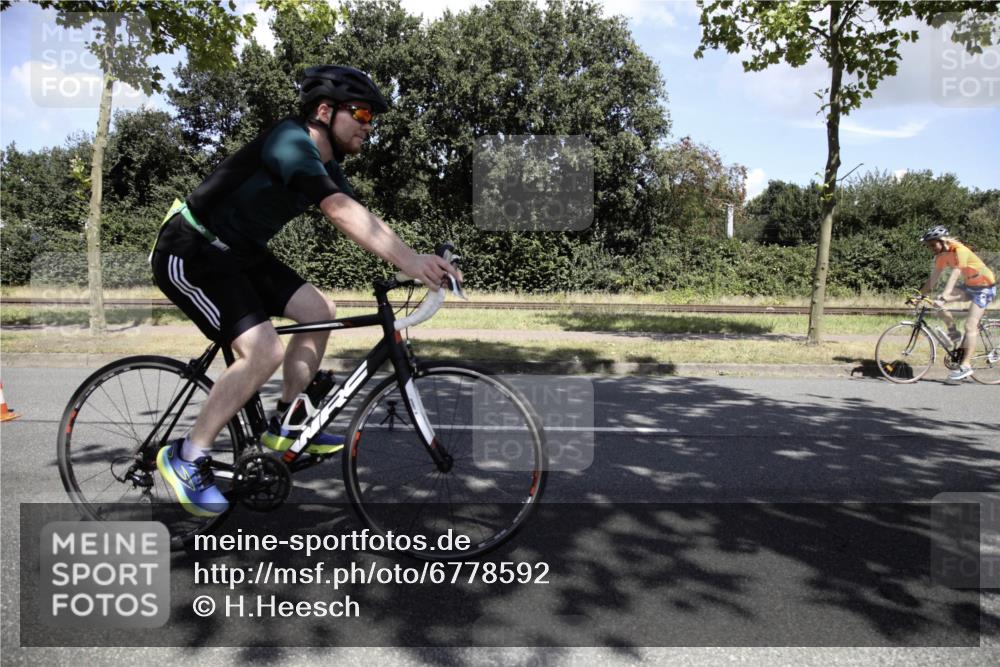 11.08.2024 - GEWOBA Citytriathlon Bremen H.Heesch http://msf.ph/oto/6778592 11.08.2024 13:12:51 Radfahren 281, 331, 346, 448, 457, 491 meine-sportfotos.de