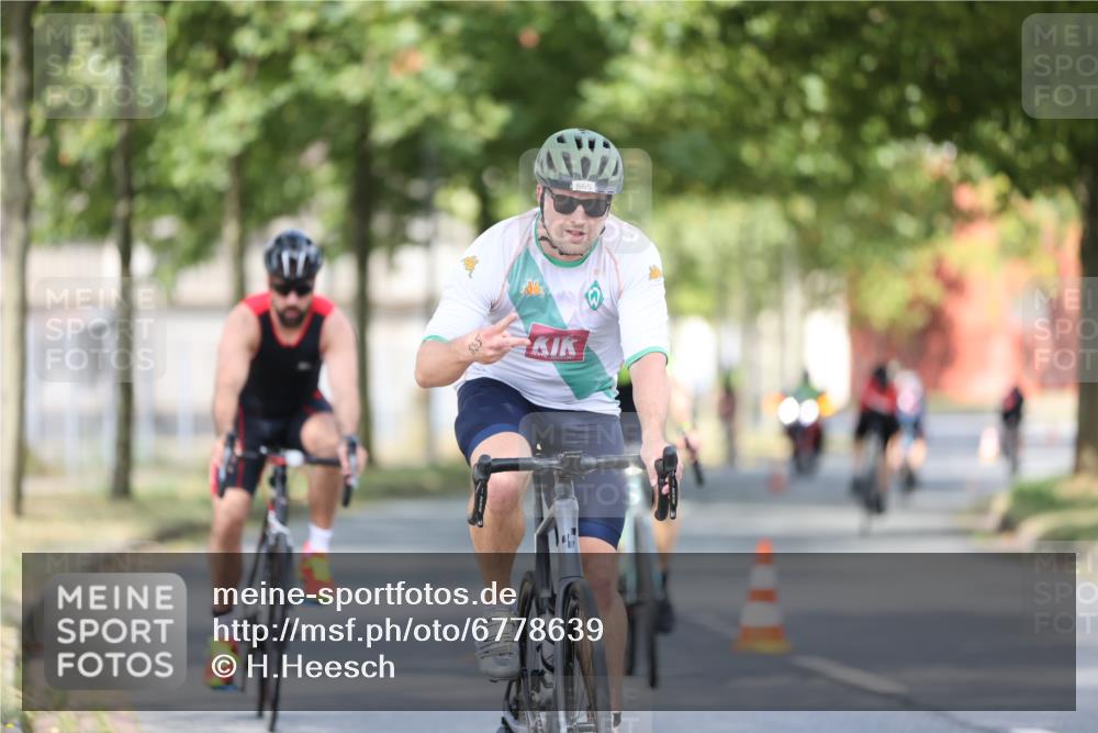 11.08.2024 - GEWOBA Citytriathlon Bremen H.Heesch http://msf.ph/oto/6778639 11.08.2024 11:47:21 Radfahren 752, 779, 800, 860, 864, 865 meine-sportfotos.de