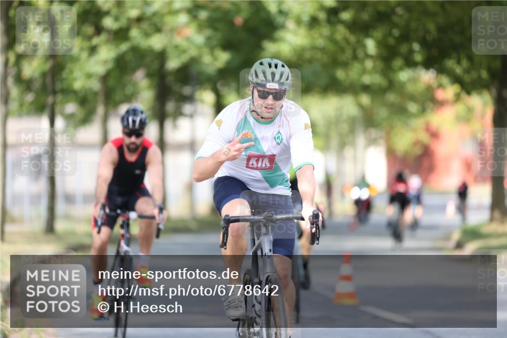 11.08.2024 - GEWOBA Citytriathlon Bremen H.Heesch http://msf.ph/oto/6778642 11.08.2024 11:47:21 Radfahren 752, 779, 800, 860, 864, 865 meine-sportfotos.de