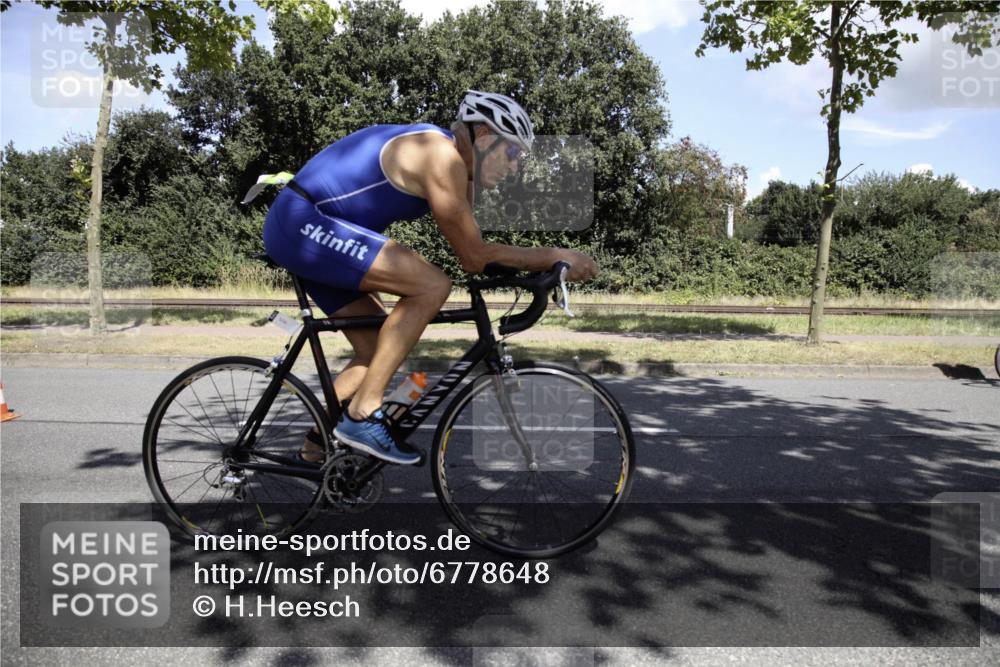 11.08.2024 - GEWOBA Citytriathlon Bremen H.Heesch http://msf.ph/oto/6778648 11.08.2024 13:13:40 Radfahren 219, 221, 258, 296, 371, 391, 461, 472, 502, 556 meine-sportfotos.de