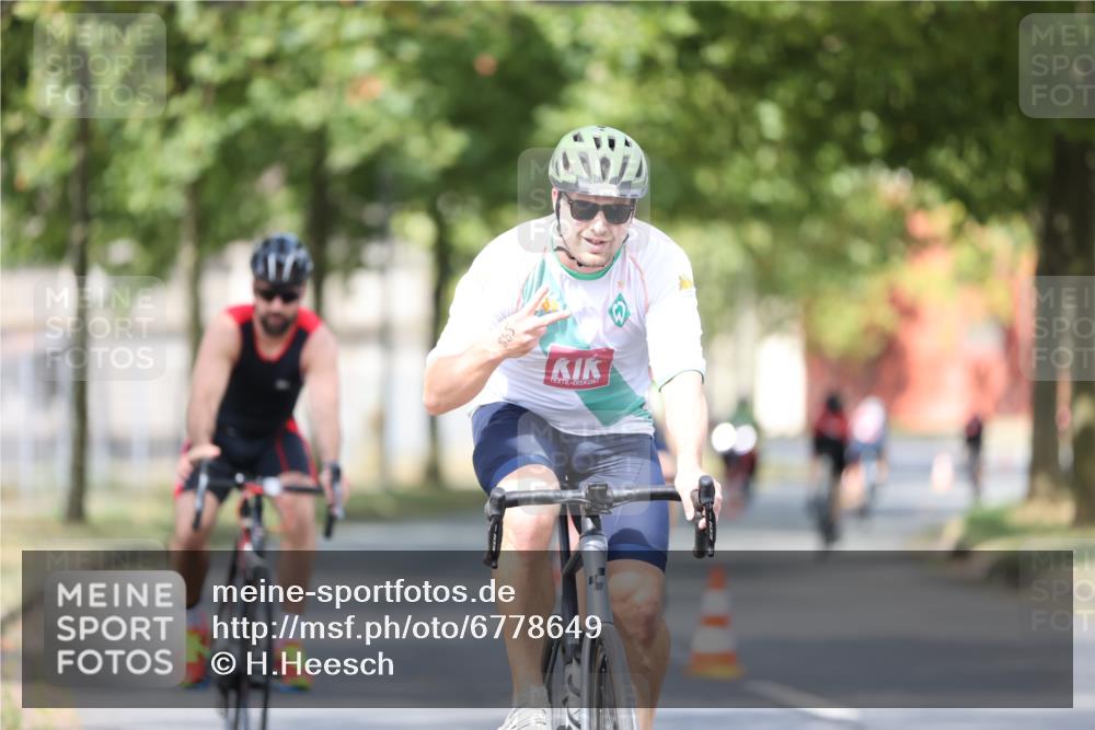 11.08.2024 - GEWOBA Citytriathlon Bremen H.Heesch http://msf.ph/oto/6778649 11.08.2024 11:47:21 Radfahren 752, 779, 800, 860, 864, 865 meine-sportfotos.de