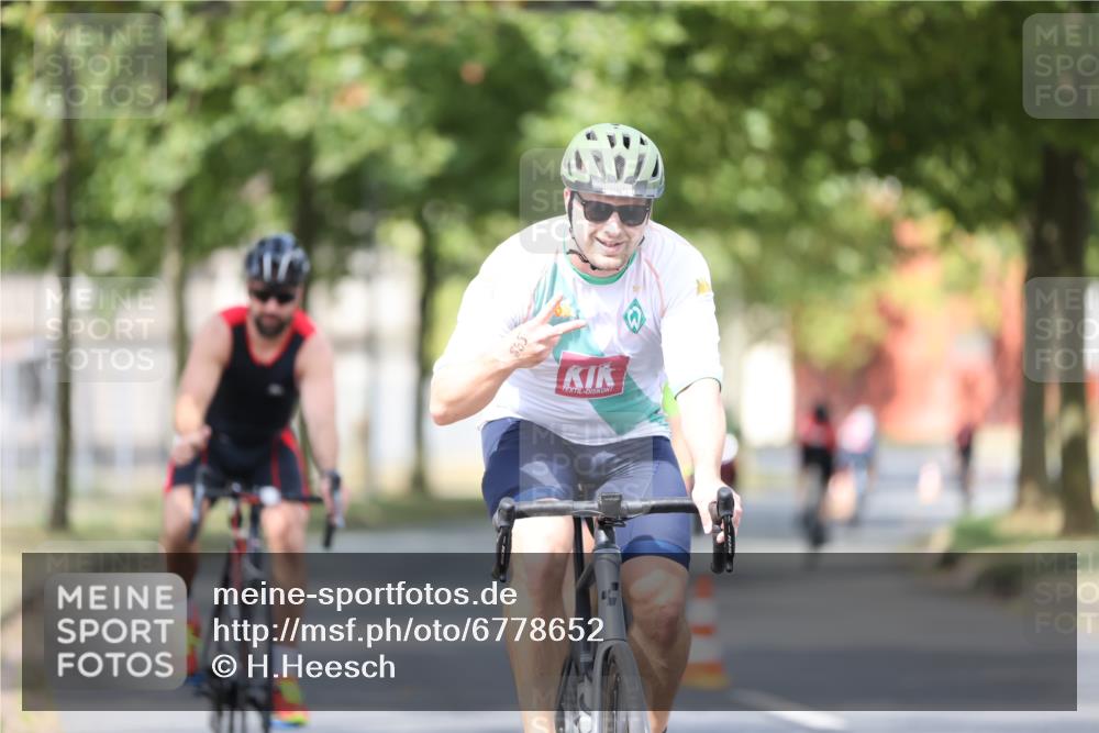 11.08.2024 - GEWOBA Citytriathlon Bremen H.Heesch http://msf.ph/oto/6778652 11.08.2024 11:47:21 Radfahren 752, 779, 800, 860, 864, 865 meine-sportfotos.de