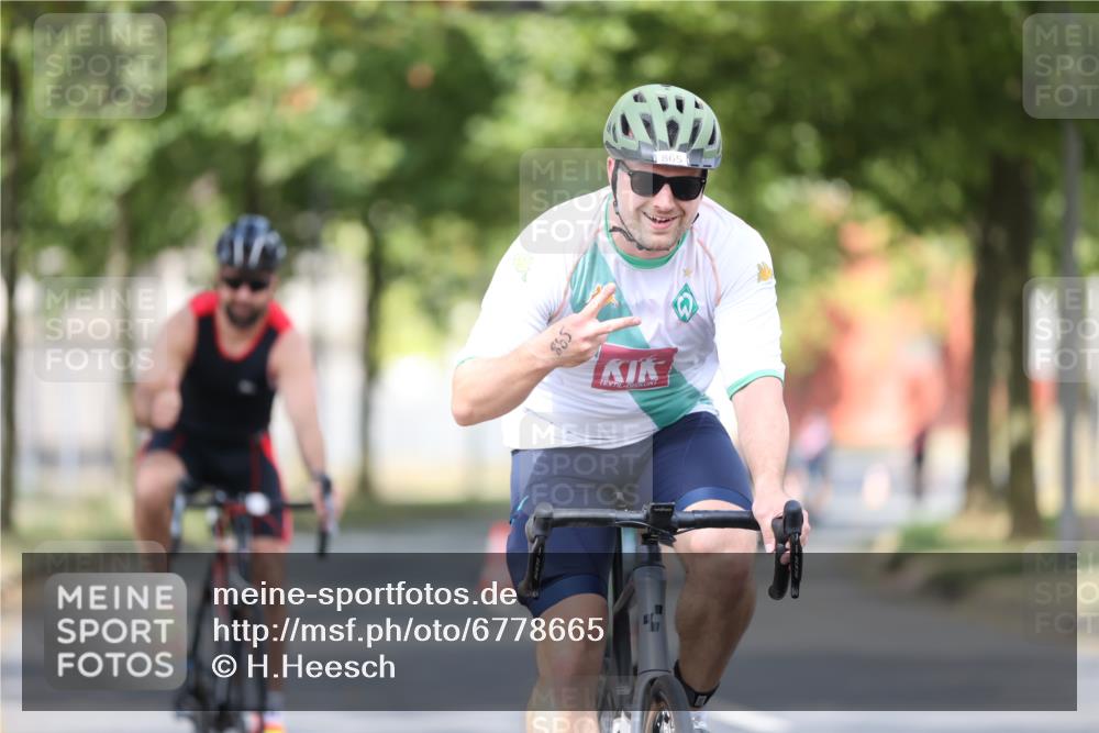 11.08.2024 - GEWOBA Citytriathlon Bremen H.Heesch http://msf.ph/oto/6778665 11.08.2024 11:47:21 Radfahren 752, 779, 800, 860, 864, 865 meine-sportfotos.de