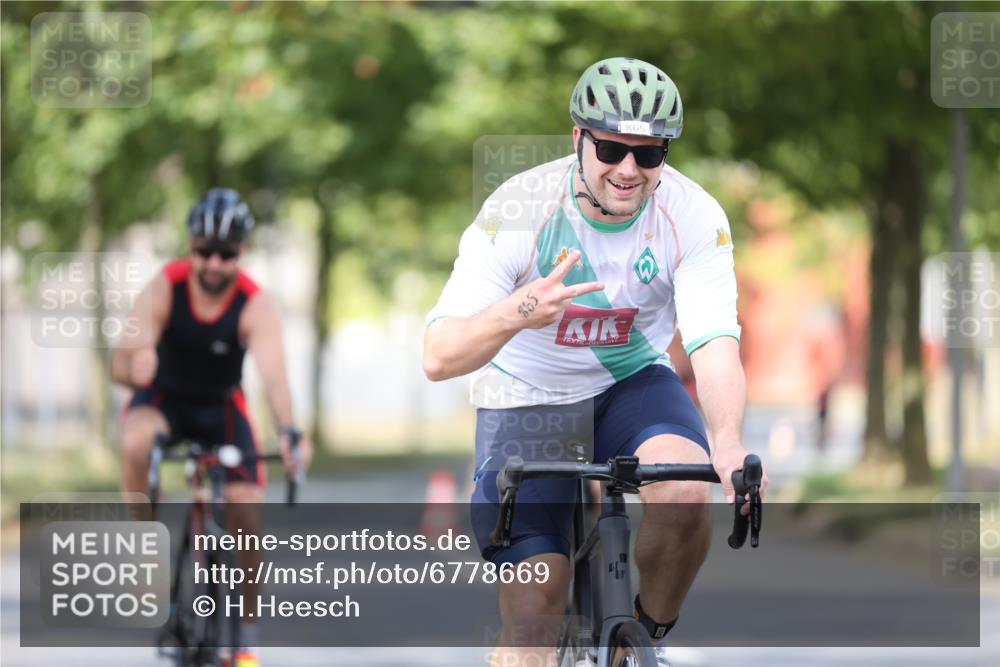 11.08.2024 - GEWOBA Citytriathlon Bremen H.Heesch http://msf.ph/oto/6778669 11.08.2024 11:47:21 Radfahren 752, 779, 800, 860, 864, 865 meine-sportfotos.de