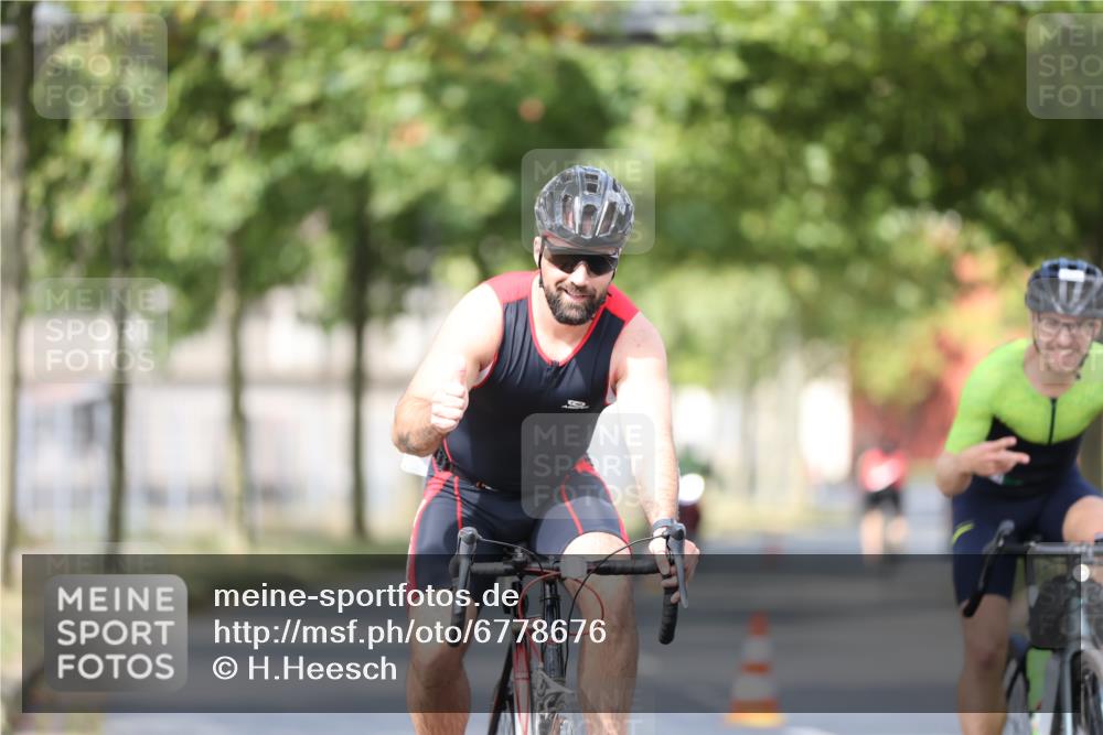11.08.2024 - GEWOBA Citytriathlon Bremen H.Heesch http://msf.ph/oto/6778676 11.08.2024 11:47:22 Radfahren 752, 779, 800, 860, 864, 865 meine-sportfotos.de