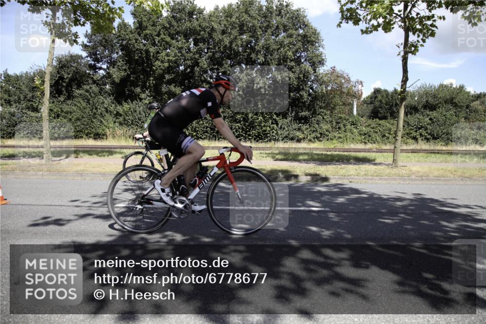 11.08.2024 - GEWOBA Citytriathlon Bremen H.Heesch http://msf.ph/oto/6778677 11.08.2024 13:13:51 Radfahren 219, 221, 258, 296, 371, 391, 411, 438, 439, 461, 472, 475, 502 meine-sportfotos.de