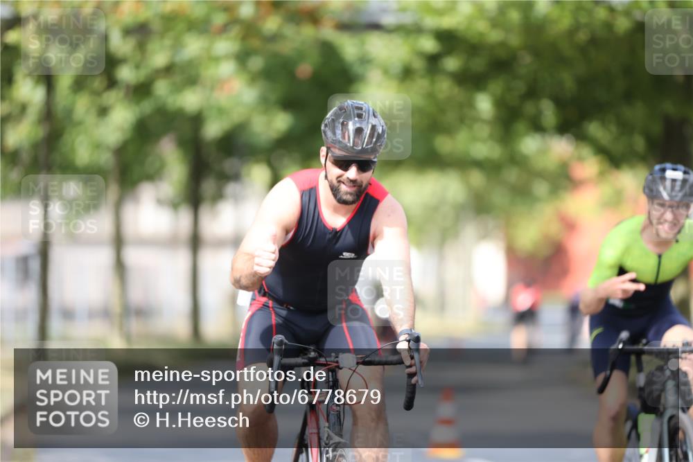 11.08.2024 - GEWOBA Citytriathlon Bremen H.Heesch http://msf.ph/oto/6778679 11.08.2024 11:47:22 Radfahren 752, 779, 800, 860, 864, 865 meine-sportfotos.de