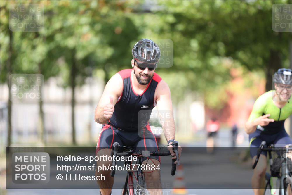 11.08.2024 - GEWOBA Citytriathlon Bremen H.Heesch http://msf.ph/oto/6778684 11.08.2024 11:47:22 Radfahren 752, 779, 800, 860, 864, 865 meine-sportfotos.de