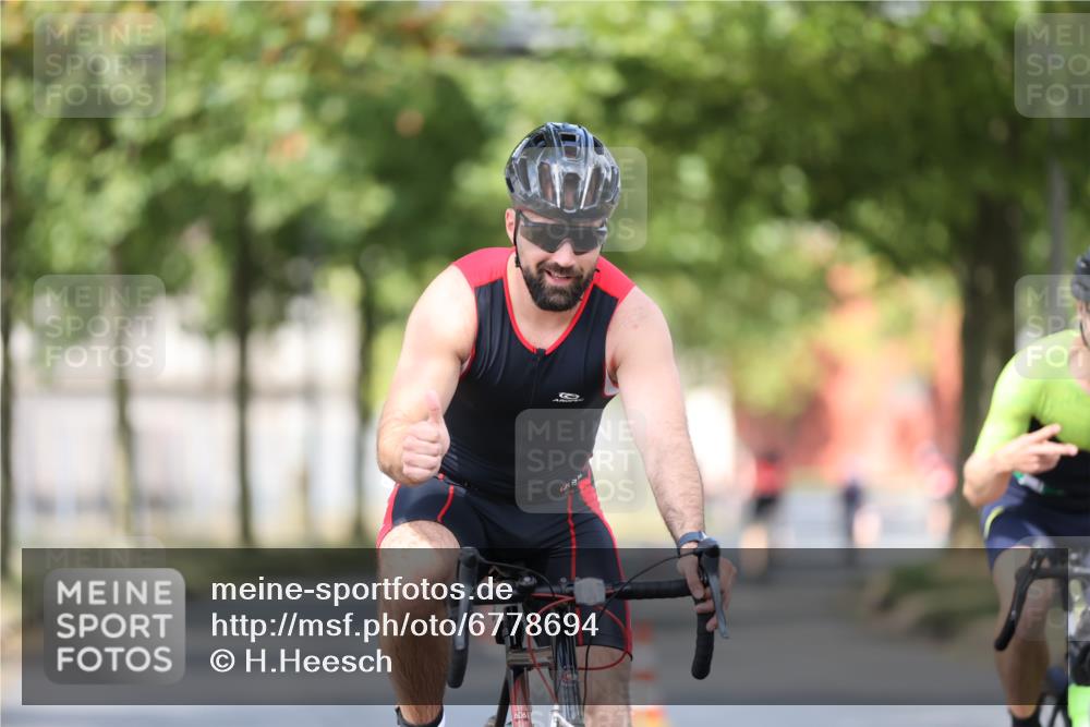 11.08.2024 - GEWOBA Citytriathlon Bremen H.Heesch http://msf.ph/oto/6778694 11.08.2024 11:47:22 Radfahren 752, 779, 800, 860, 864, 865 meine-sportfotos.de