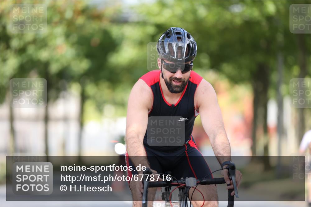 11.08.2024 - GEWOBA Citytriathlon Bremen H.Heesch http://msf.ph/oto/6778716 11.08.2024 11:47:22 Radfahren 752, 779, 800, 860, 864, 865 meine-sportfotos.de