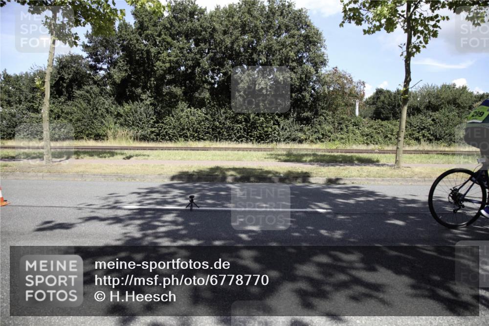 11.08.2024 - GEWOBA Citytriathlon Bremen H.Heesch http://msf.ph/oto/6778770 11.08.2024 13:14:21 Radfahren 295, 299, 329, 364, 382, 387, 388, 389, 393, 398, 432, 437, 442, 449, 505, 531 meine-sportfotos.de