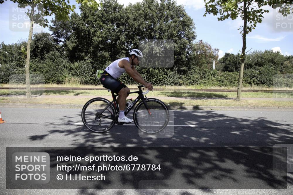 11.08.2024 - GEWOBA Citytriathlon Bremen H.Heesch http://msf.ph/oto/6778784 11.08.2024 13:14:27 Radfahren 289, 292, 295, 299, 329, 345, 382, 389, 393, 398, 410, 442, 449, 505, 531 meine-sportfotos.de