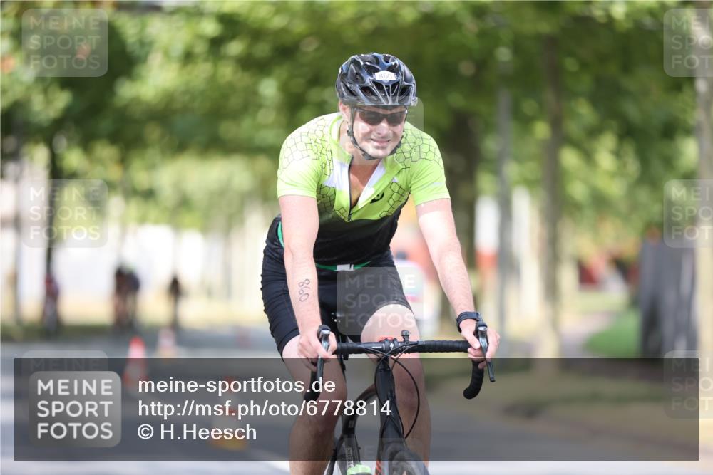 11.08.2024 - GEWOBA Citytriathlon Bremen H.Heesch http://msf.ph/oto/6778814 11.08.2024 11:47:30 Radfahren 752, 779, 800, 860, 864, 865, 899, 944, 958, 997, 1013, 1019 meine-sportfotos.de