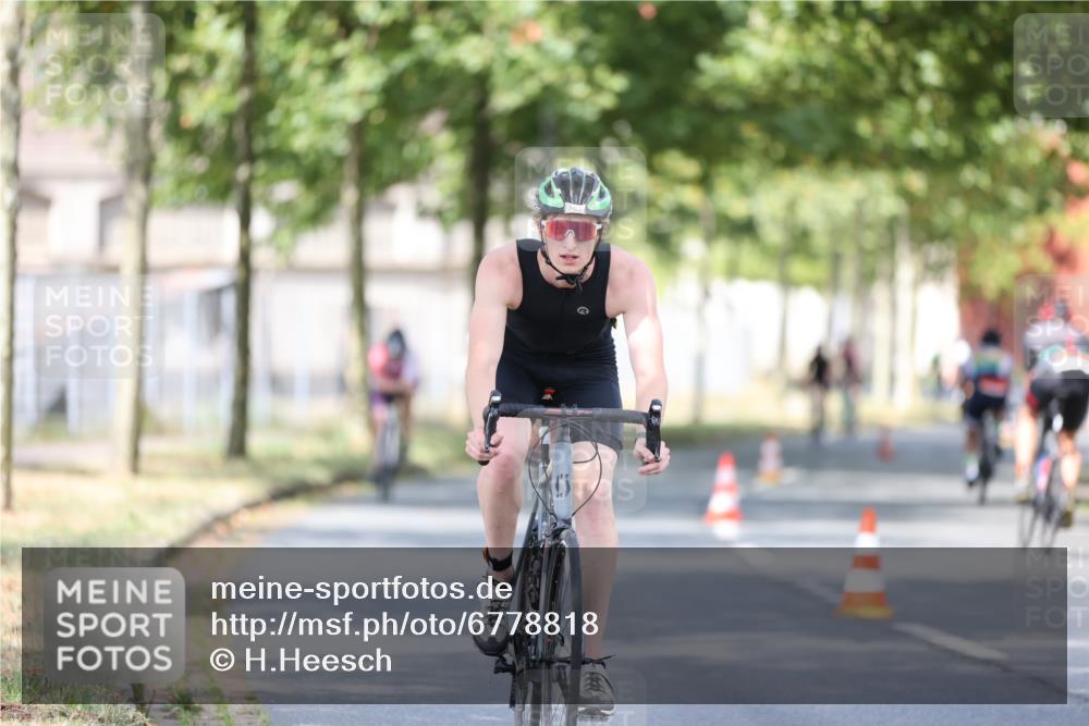 11.08.2024 - GEWOBA Citytriathlon Bremen H.Heesch http://msf.ph/oto/6778818 11.08.2024 11:47:33 Radfahren 752, 800, 860, 864, 865, 899, 911, 933, 944, 958, 997, 1013, 1015, 1019 meine-sportfotos.de