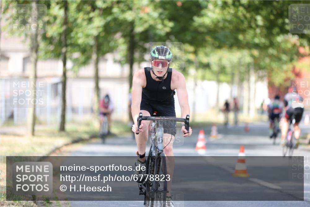 11.08.2024 - GEWOBA Citytriathlon Bremen H.Heesch http://msf.ph/oto/6778823 11.08.2024 11:47:33 Radfahren 752, 800, 860, 864, 865, 899, 911, 933, 944, 958, 997, 1013, 1015, 1019 meine-sportfotos.de