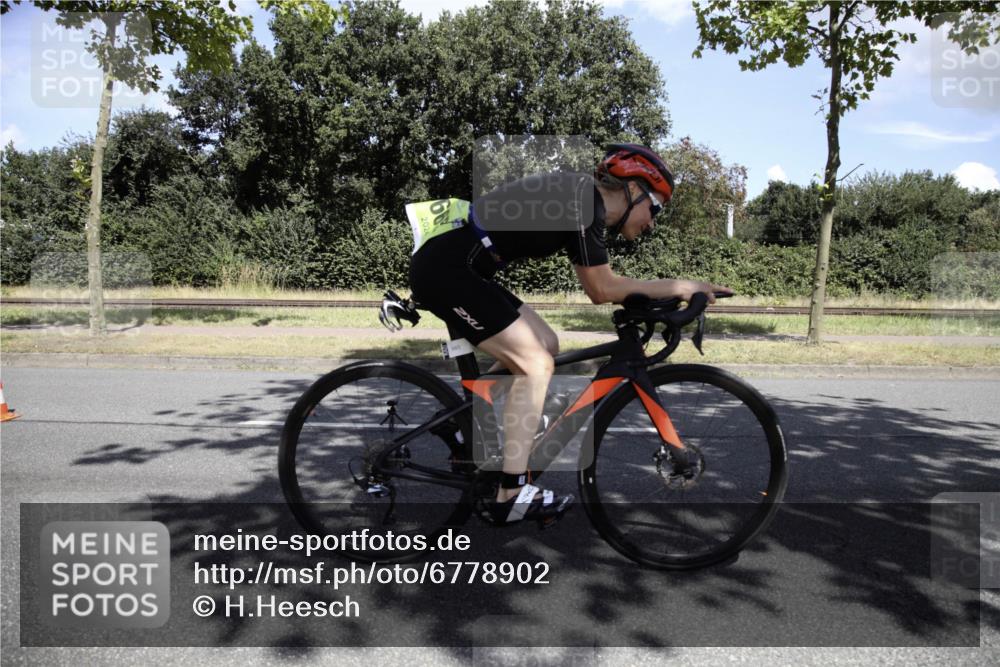 11.08.2024 - GEWOBA Citytriathlon Bremen H.Heesch http://msf.ph/oto/6778902 11.08.2024 13:15:42 Radfahren 358, 361, 433, 445, 473, 485, 503, 512, 524, xxx, 636, 665 meine-sportfotos.de