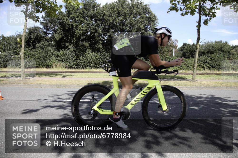 11.08.2024 - GEWOBA Citytriathlon Bremen H.Heesch http://msf.ph/oto/6778984 11.08.2024 13:16:46 Radfahren 365, 366, 397, 431, 466, 486, 521, 544, 547, 618 meine-sportfotos.de