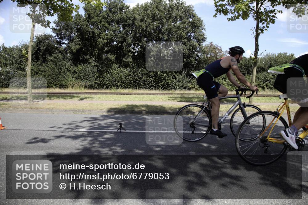 11.08.2024 - GEWOBA Citytriathlon Bremen H.Heesch http://msf.ph/oto/6779053 11.08.2024 13:17:16 Radfahren 412, 424, 440, 450, 463, 483, 488, 594, 598, 611, 630, 677, 710, 724 meine-sportfotos.de