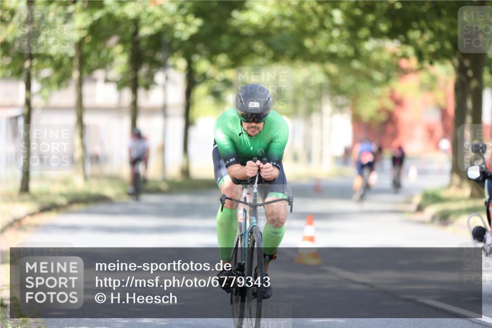 11.08.2024 - GEWOBA Citytriathlon Bremen H.Heesch http://msf.ph/oto/6779343 11.08.2024 11:47:47 Radfahren 832, 899, 906, 907, 911, 924, 933, 944, 958, 997, 1013, 1015, 1019 meine-sportfotos.de