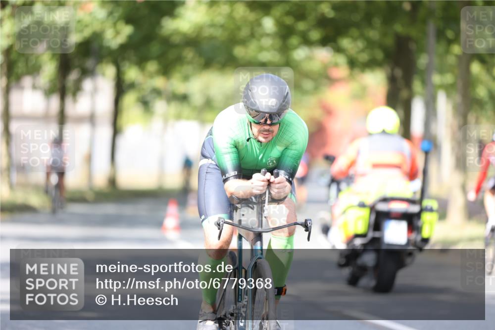 11.08.2024 - GEWOBA Citytriathlon Bremen H.Heesch http://msf.ph/oto/6779368 11.08.2024 11:47:47 Radfahren 832, 899, 906, 907, 911, 924, 933, 944, 958, 997, 1013, 1015, 1019 meine-sportfotos.de