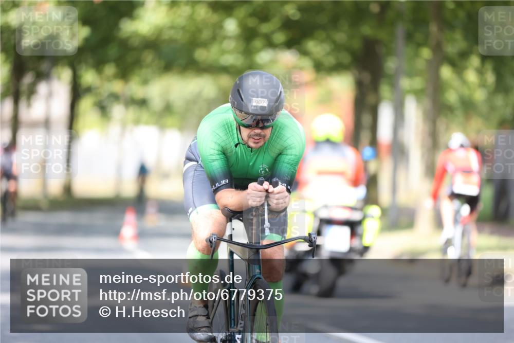 11.08.2024 - GEWOBA Citytriathlon Bremen H.Heesch http://msf.ph/oto/6779375 11.08.2024 11:47:47 Radfahren 832, 899, 906, 907, 911, 924, 933, 944, 958, 997, 1013, 1015, 1019 meine-sportfotos.de