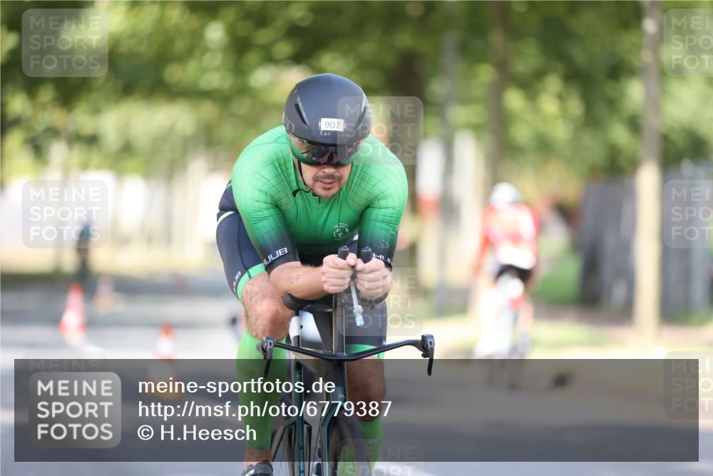 11.08.2024 - GEWOBA Citytriathlon Bremen H.Heesch http://msf.ph/oto/6779387 11.08.2024 11:47:48 Radfahren 832, 899, 906, 907, 911, 924, 933, 944, 958, 997, 1013, 1015, 1019 meine-sportfotos.de
