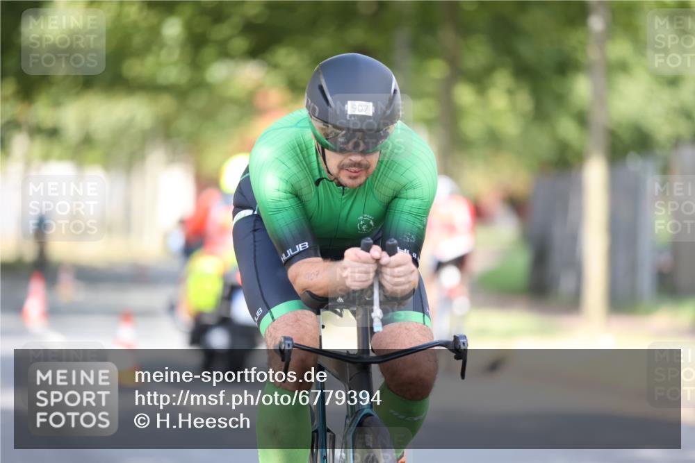 11.08.2024 - GEWOBA Citytriathlon Bremen H.Heesch http://msf.ph/oto/6779394 11.08.2024 11:47:48 Radfahren 832, 899, 906, 907, 911, 924, 933, 944, 958, 997, 1013, 1015, 1019 meine-sportfotos.de