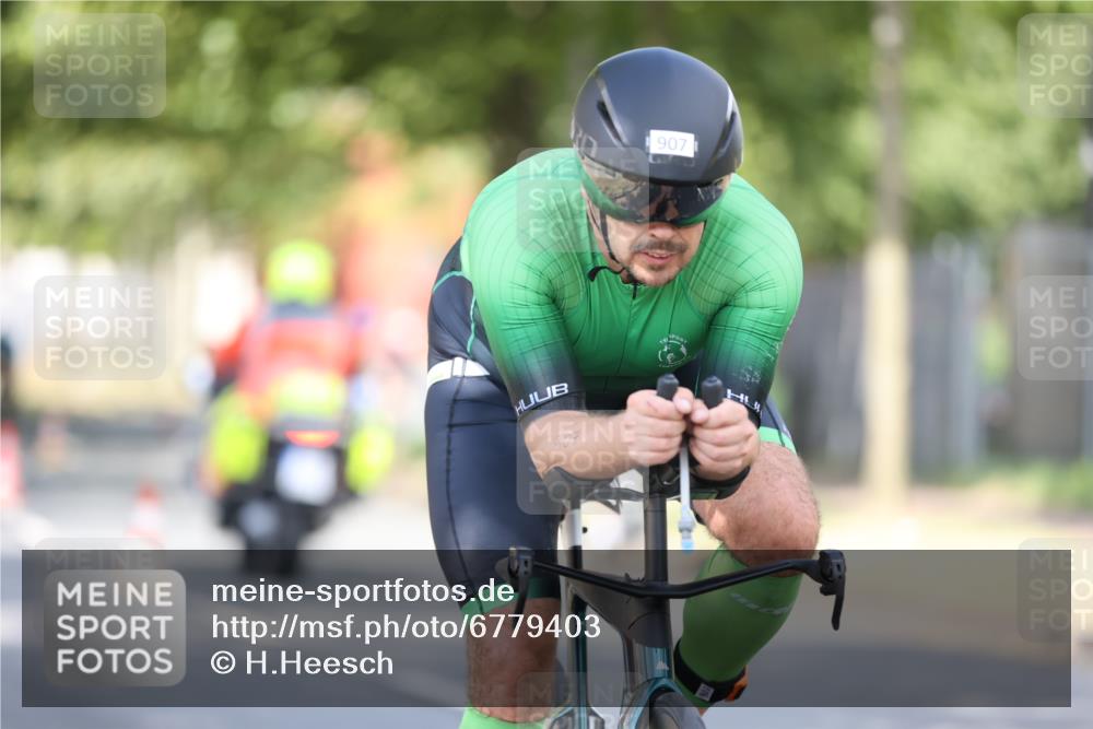 11.08.2024 - GEWOBA Citytriathlon Bremen H.Heesch http://msf.ph/oto/6779403 11.08.2024 11:47:48 Radfahren 832, 899, 906, 907, 911, 924, 933, 944, 958, 997, 1013, 1015, 1019 meine-sportfotos.de