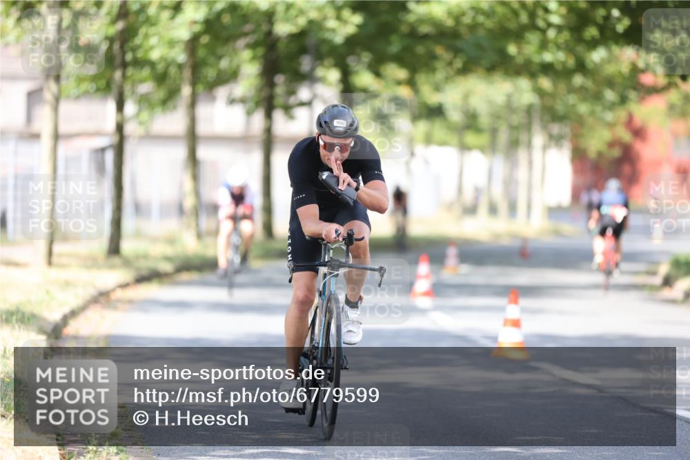 11.08.2024 - GEWOBA Citytriathlon Bremen H.Heesch http://msf.ph/oto/6779599 11.08.2024 11:47:58 Radfahren 760, 832, 906, 907, 918, 924, 928, 933 meine-sportfotos.de