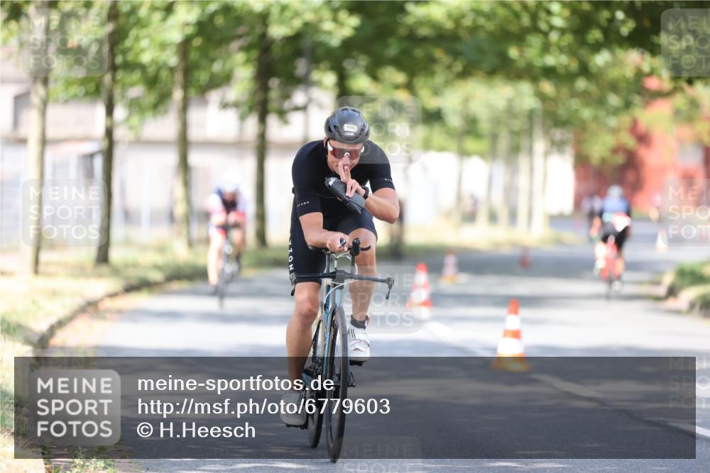 11.08.2024 - GEWOBA Citytriathlon Bremen H.Heesch http://msf.ph/oto/6779603 11.08.2024 11:47:58 Radfahren 760, 832, 906, 907, 918, 924, 928, 933 meine-sportfotos.de