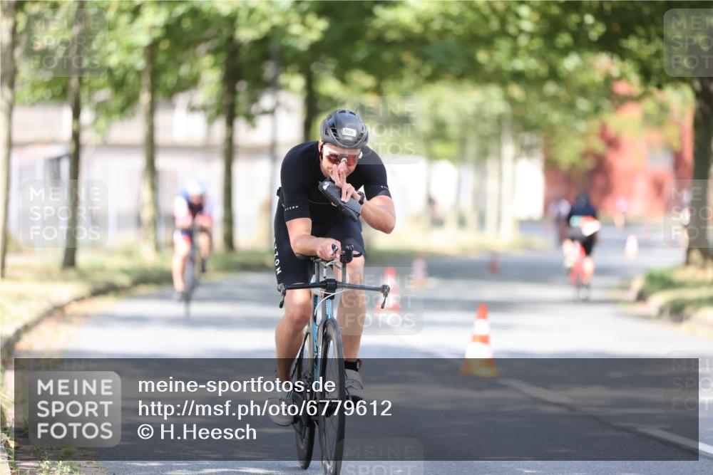 11.08.2024 - GEWOBA Citytriathlon Bremen H.Heesch http://msf.ph/oto/6779612 11.08.2024 11:47:58 Radfahren 760, 832, 906, 907, 918, 924, 928, 933 meine-sportfotos.de