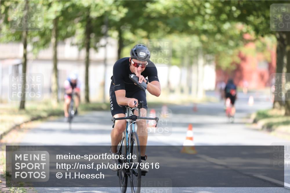 11.08.2024 - GEWOBA Citytriathlon Bremen H.Heesch http://msf.ph/oto/6779616 11.08.2024 11:47:58 Radfahren 760, 832, 906, 907, 918, 924, 928, 933 meine-sportfotos.de