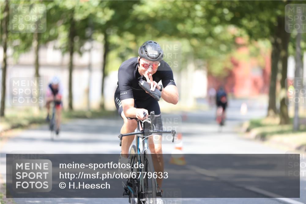 11.08.2024 - GEWOBA Citytriathlon Bremen H.Heesch http://msf.ph/oto/6779633 11.08.2024 11:47:58 Radfahren 760, 832, 906, 907, 918, 924, 928, 933 meine-sportfotos.de