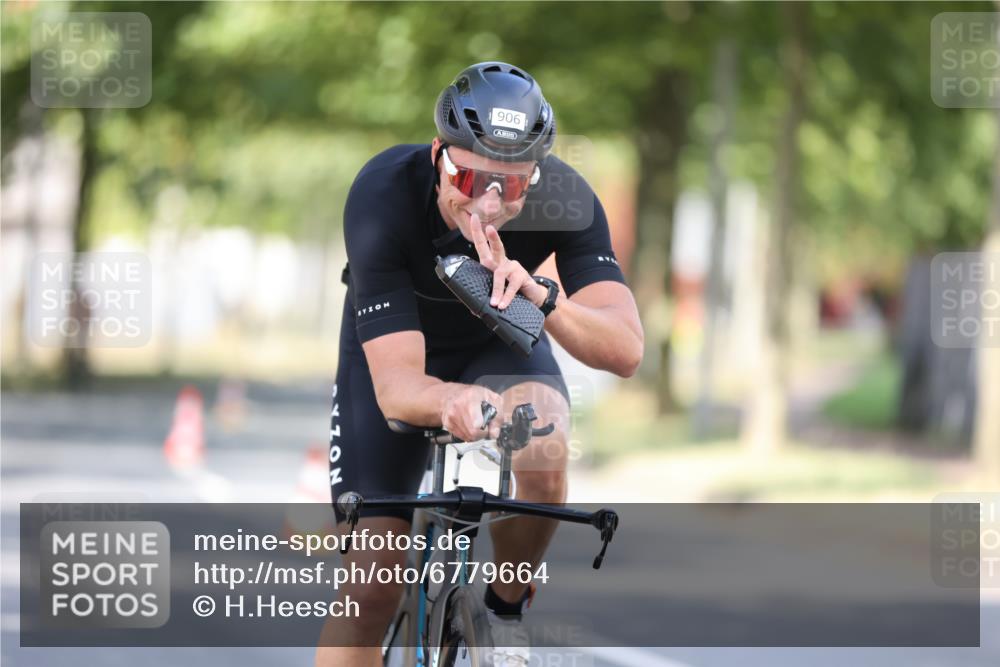 11.08.2024 - GEWOBA Citytriathlon Bremen H.Heesch http://msf.ph/oto/6779664 11.08.2024 11:47:59 Radfahren 760, 832, 906, 907, 918, 924, 928 meine-sportfotos.de