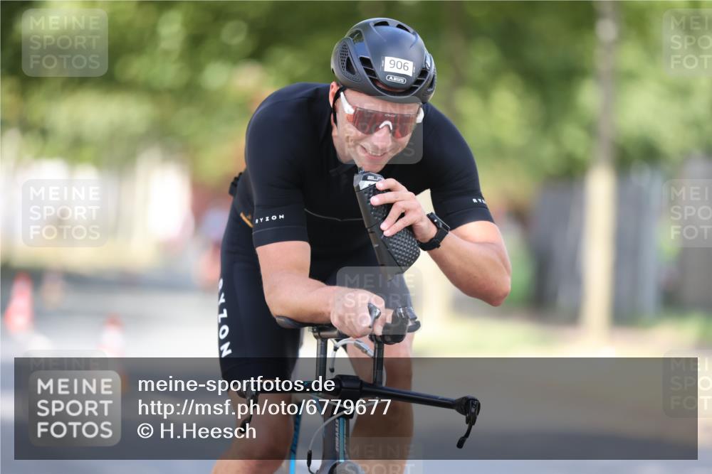 11.08.2024 - GEWOBA Citytriathlon Bremen H.Heesch http://msf.ph/oto/6779677 11.08.2024 11:47:59 Radfahren 760, 832, 906, 907, 918, 924, 928 meine-sportfotos.de