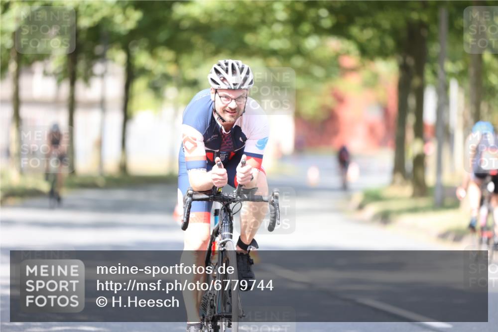 11.08.2024 - GEWOBA Citytriathlon Bremen H.Heesch http://msf.ph/oto/6779744 11.08.2024 11:48:01 Radfahren 760, 832, 906, 918, 924, 928 meine-sportfotos.de
