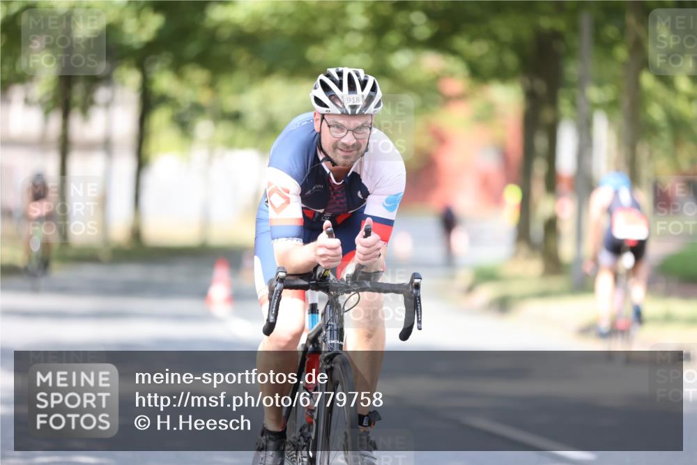 11.08.2024 - GEWOBA Citytriathlon Bremen H.Heesch http://msf.ph/oto/6779758 11.08.2024 11:48:01 Radfahren 760, 832, 906, 918, 924, 928 meine-sportfotos.de