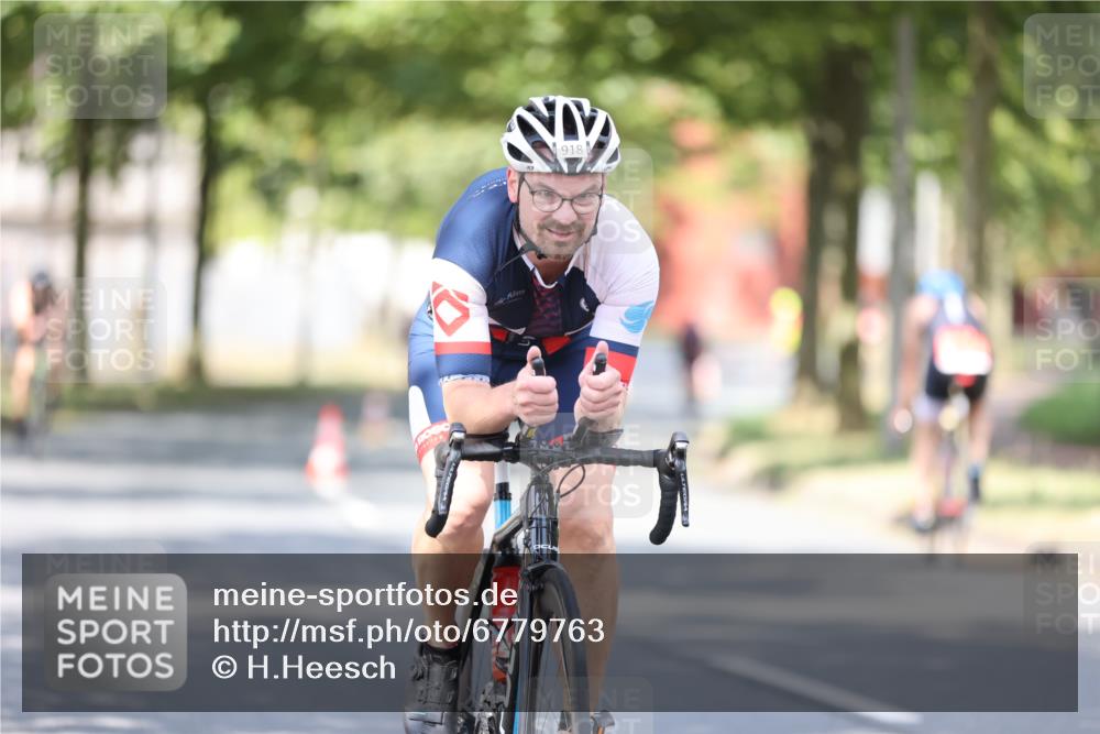 11.08.2024 - GEWOBA Citytriathlon Bremen H.Heesch http://msf.ph/oto/6779763 11.08.2024 11:48:01 Radfahren 760, 832, 906, 918, 924, 928 meine-sportfotos.de