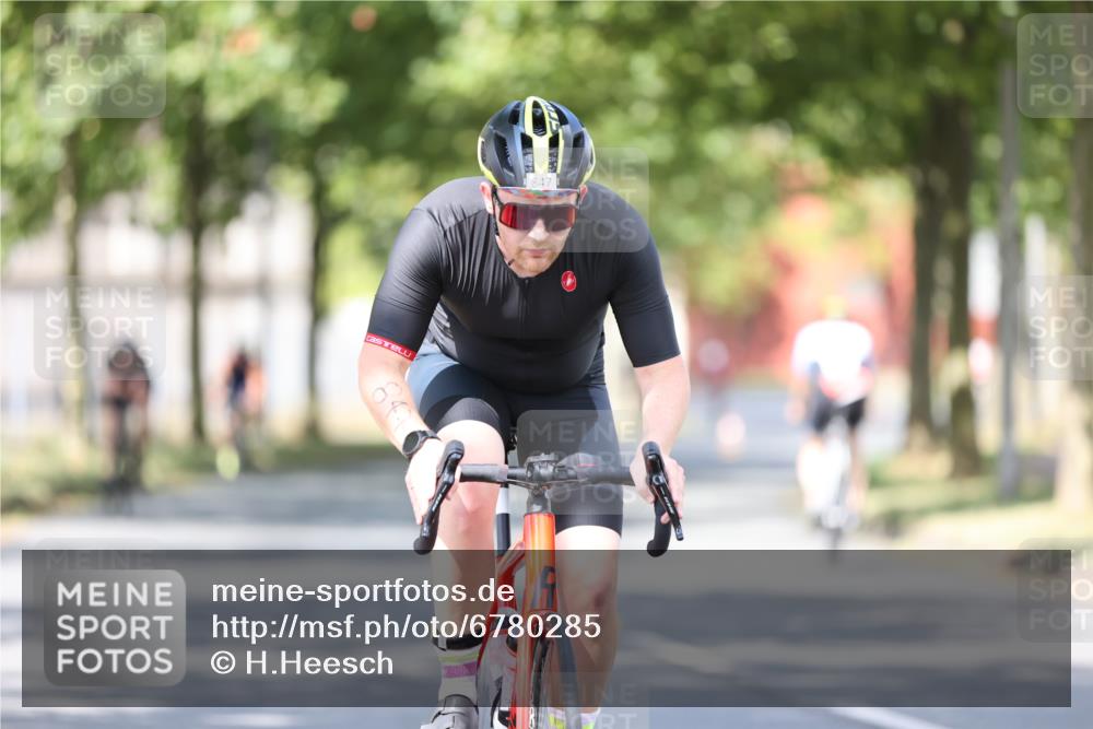 11.08.2024 - GEWOBA Citytriathlon Bremen H.Heesch http://msf.ph/oto/6780285 11.08.2024 11:48:27 Radfahren 787, 809, 847, 851, 870, 886, 939, 1025 meine-sportfotos.de