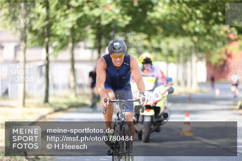 11.08.2024 - GEWOBA Citytriathlon Bremen H.Heesch http://msf.ph/oto/6780484 11.08.2024 11:48:32 Radfahren 787, 829, 847, 851, 870, 886, 939, 1025 meine-sportfotos.de