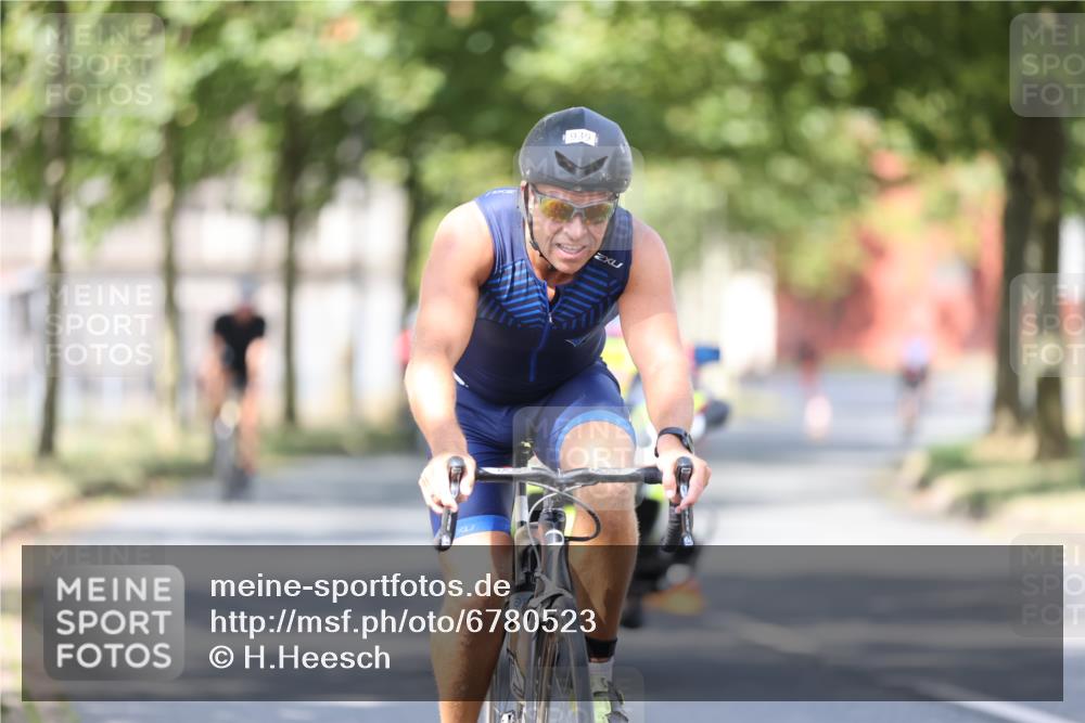 11.08.2024 - GEWOBA Citytriathlon Bremen H.Heesch http://msf.ph/oto/6780523 11.08.2024 11:48:33 Radfahren 787, 829, 847, 851, 870, 886, 939, 1025 meine-sportfotos.de