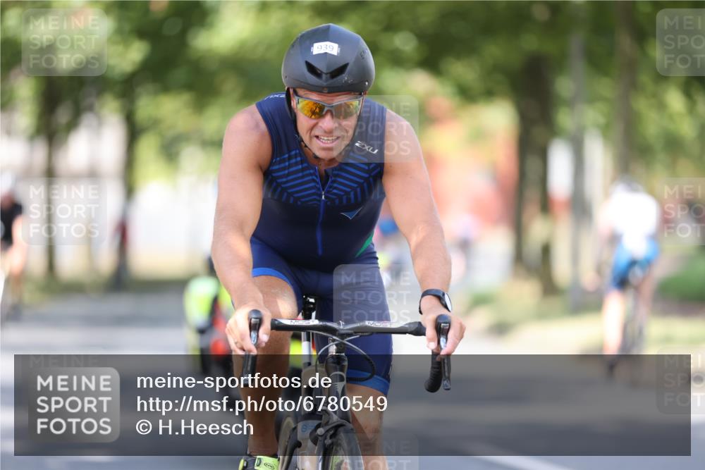 11.08.2024 - GEWOBA Citytriathlon Bremen H.Heesch http://msf.ph/oto/6780549 11.08.2024 11:48:33 Radfahren 787, 829, 847, 851, 870, 886, 939, 1025 meine-sportfotos.de