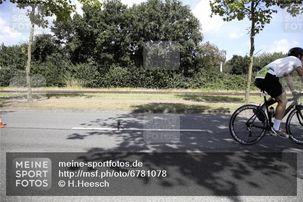 11.08.2024 - GEWOBA Citytriathlon Bremen H.Heesch http://msf.ph/oto/6781078 11.08.2024 13:37:03 Radfahren 299, 369, 397, 429, 466, 552, 557, 559, 587, 629, 654, 688 meine-sportfotos.de