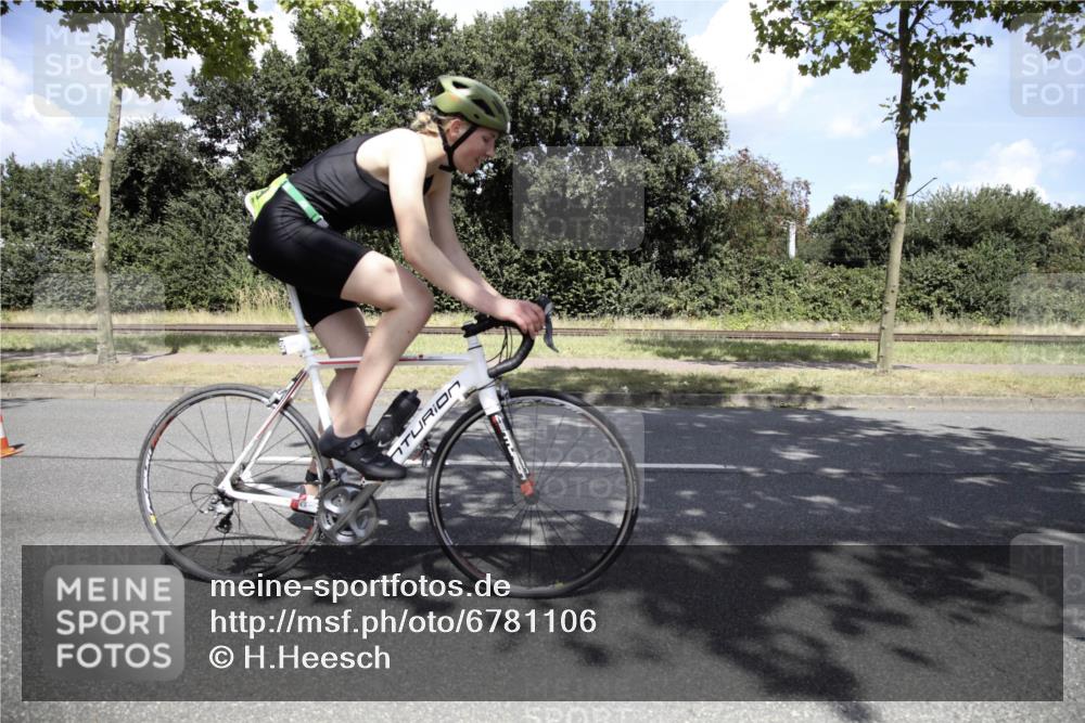 11.08.2024 - GEWOBA Citytriathlon Bremen H.Heesch http://msf.ph/oto/6781106 11.08.2024 13:37:13 Radfahren 369, 397, 552, 557, 559, 587, 629, 688, xxx meine-sportfotos.de