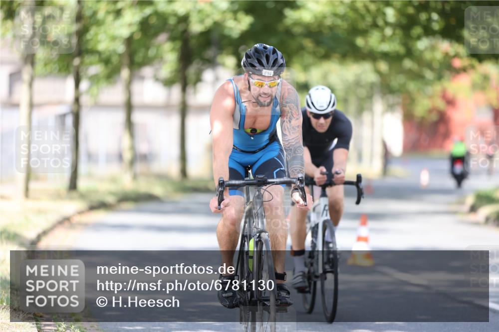 11.08.2024 - GEWOBA Citytriathlon Bremen H.Heesch http://msf.ph/oto/6781130 11.08.2024 11:49:23 Radfahren 815, 866, 894, 910 meine-sportfotos.de