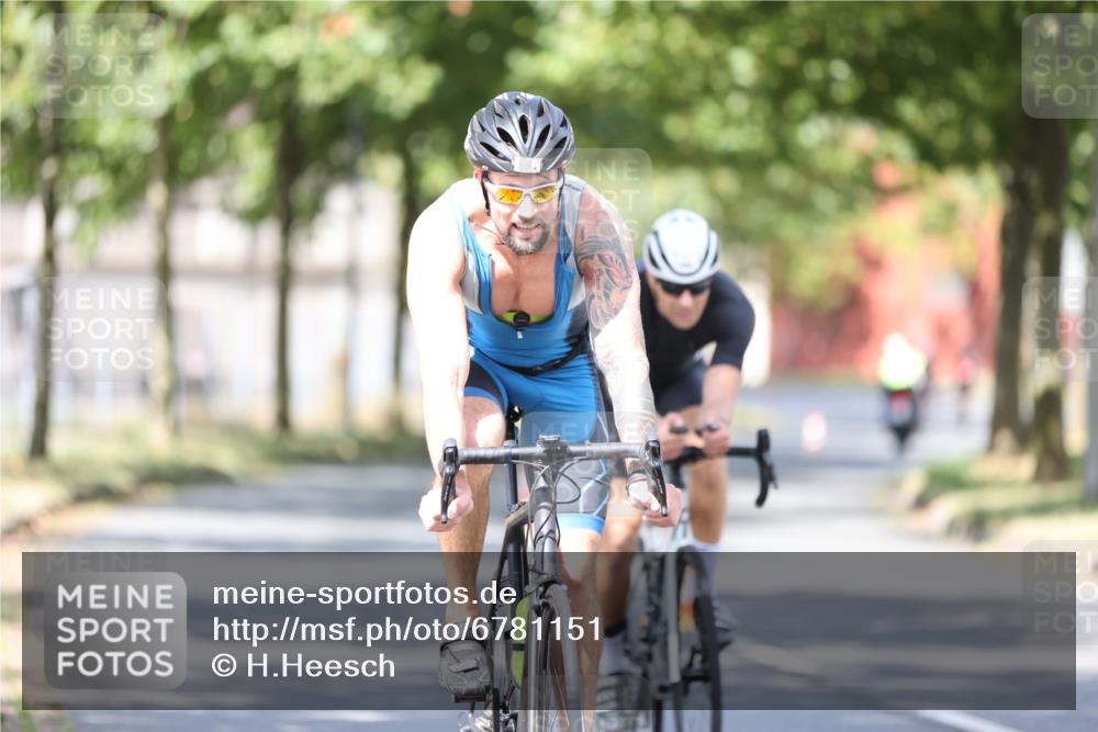 11.08.2024 - GEWOBA Citytriathlon Bremen H.Heesch http://msf.ph/oto/6781151 11.08.2024 11:49:23 Radfahren 815, 866, 894, 910 meine-sportfotos.de