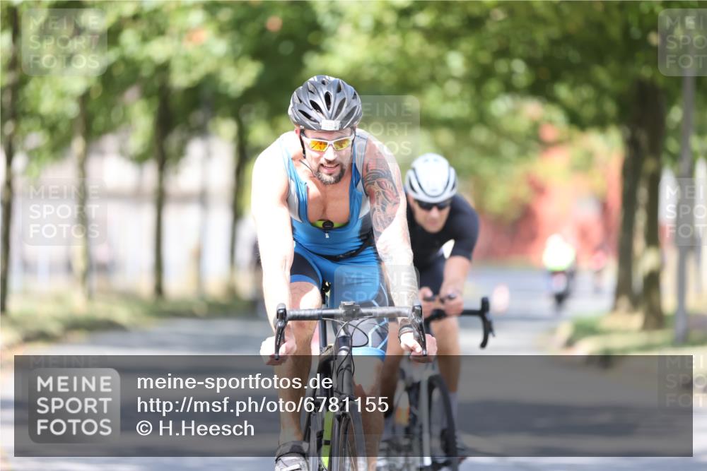 11.08.2024 - GEWOBA Citytriathlon Bremen H.Heesch http://msf.ph/oto/6781155 11.08.2024 11:49:24 Radfahren 815, 866, 894, 910 meine-sportfotos.de