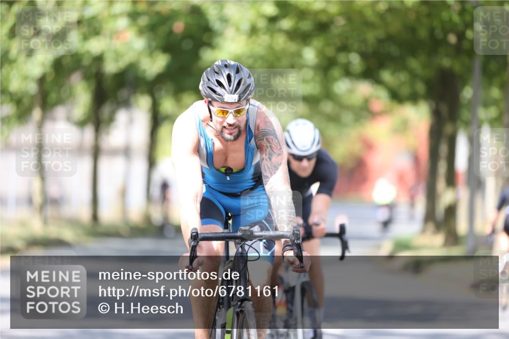 11.08.2024 - GEWOBA Citytriathlon Bremen H.Heesch http://msf.ph/oto/6781161 11.08.2024 11:49:24 Radfahren 815, 866, 894, 910 meine-sportfotos.de