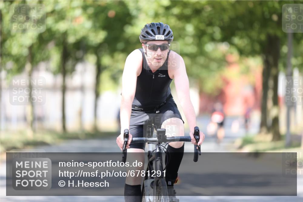 11.08.2024 - GEWOBA Citytriathlon Bremen H.Heesch http://msf.ph/oto/6781291 11.08.2024 11:49:33 Radfahren 815, 866, 894, 949 meine-sportfotos.de